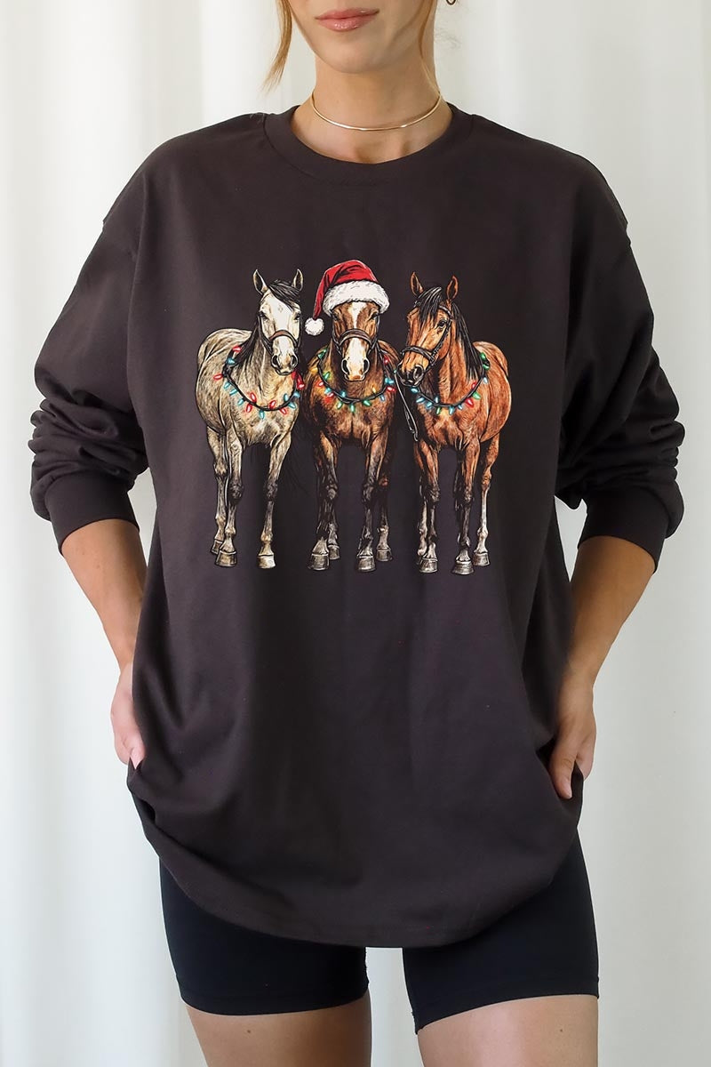 UL240P-E3182 Christmas Horses Graphic Plus Long Sleeve Tee $17