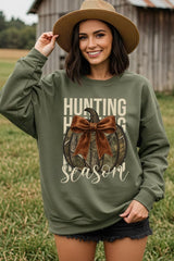 UL180P-E3190 Hunting Pumpkin Bow Graphic Plus Sweatshirt $25