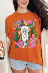 5000-E3086 Western Floral Cow Skull Graphic Heavy Cotton Tee $9