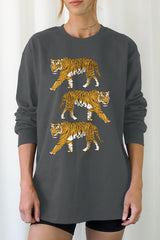 UL240P-E3104 Retro Tigers Graphic Plus Long Sleeve Tee $17