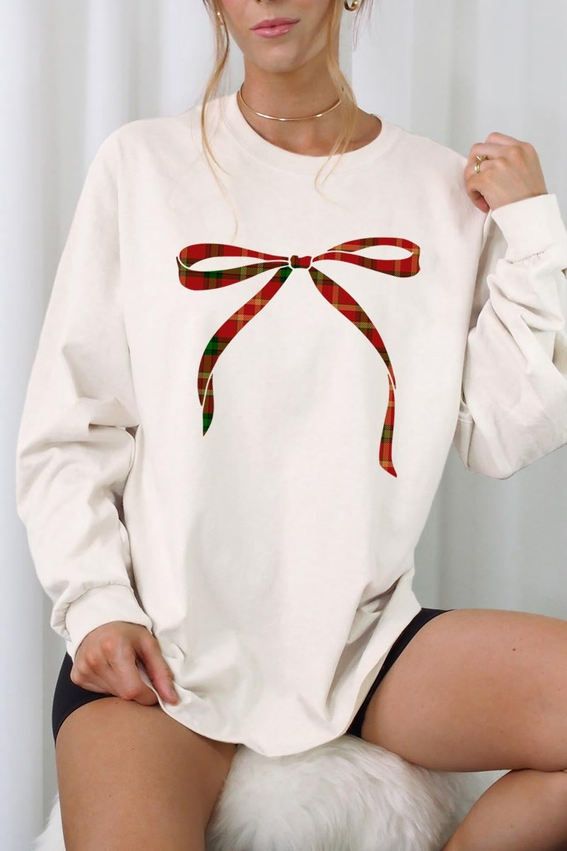 UL240P-E3211 Red Bow Christmas Graphic Plus Long Sleeve Tee $17