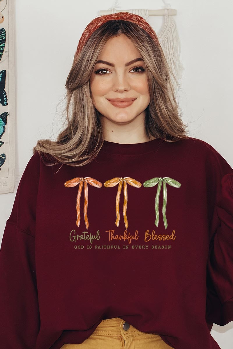UL180P-E3111 Grateful Thankful Blessed Graphic Plus Sweatshirt $25