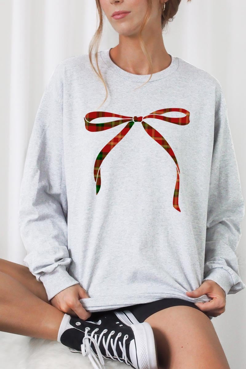 UL240P-E3211 Red Bow Christmas Graphic Plus Long Sleeve Tee $17