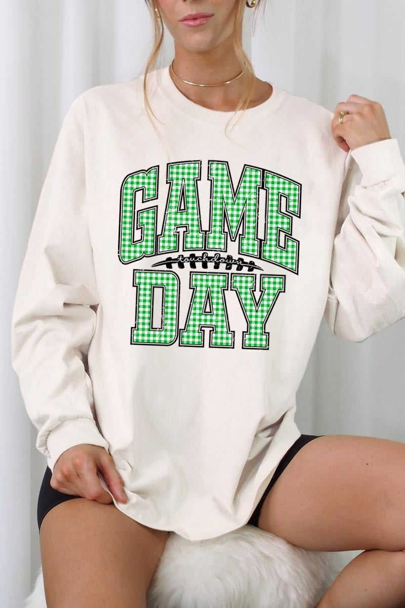 UL240-E3128 Green Gingham Game Day Graphic Long Sleeve Tee $13.75