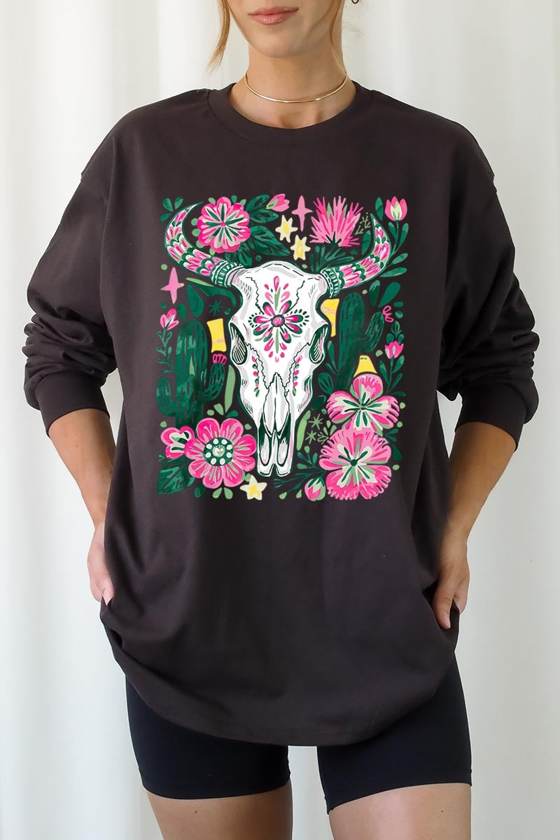 UL240P-E3086 Western Floral Cow Skull Graphic Plus Long Sleeve Tee $17