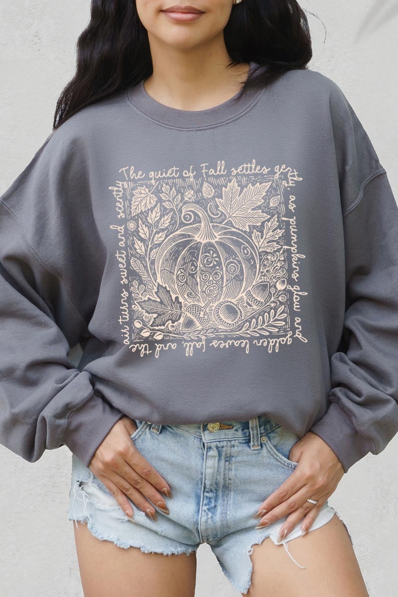 UL180P-E3112 Fall Pumpkin Botanical Graphic Plus Sweatshirt $25